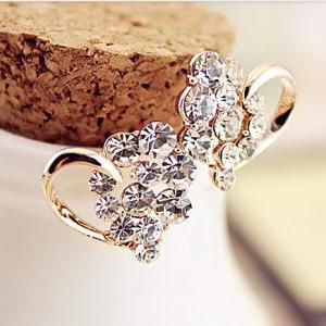 Elegant Cute Heart Shape Rhinestone Earrings..