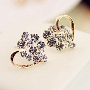 Elegant Cute Heart Shape Rhinestone Earrings..