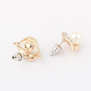 Parting Lips With Pearl Rhinestones Stud Earring..