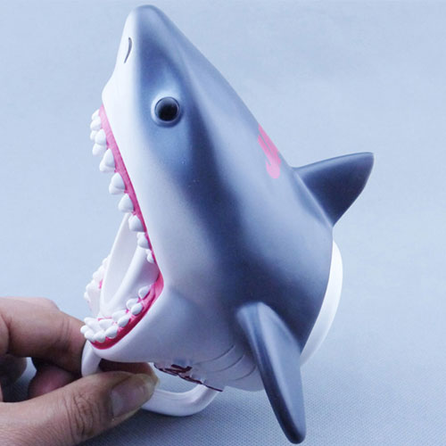 Creative Gift Lettering Shark Anti-shake Cap Mug [grxjy5900002]