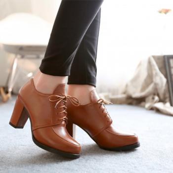 round toe high heel ankle boots